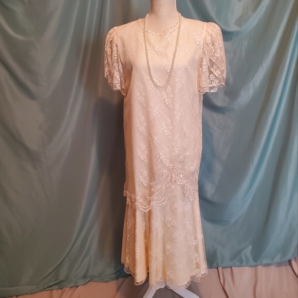 Vintage Wedding Dress - Picture 1 of 10